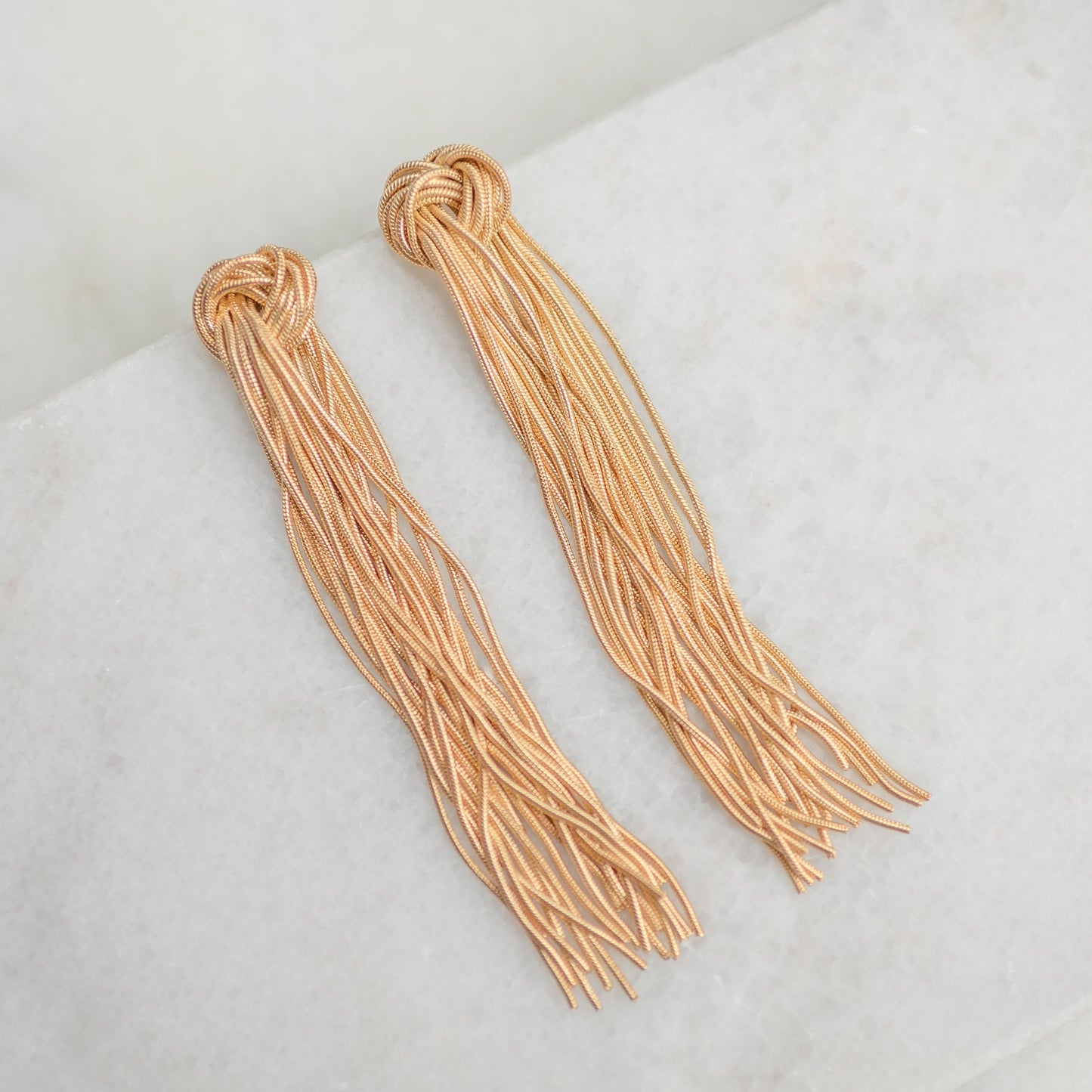 Serpent Knot Strands