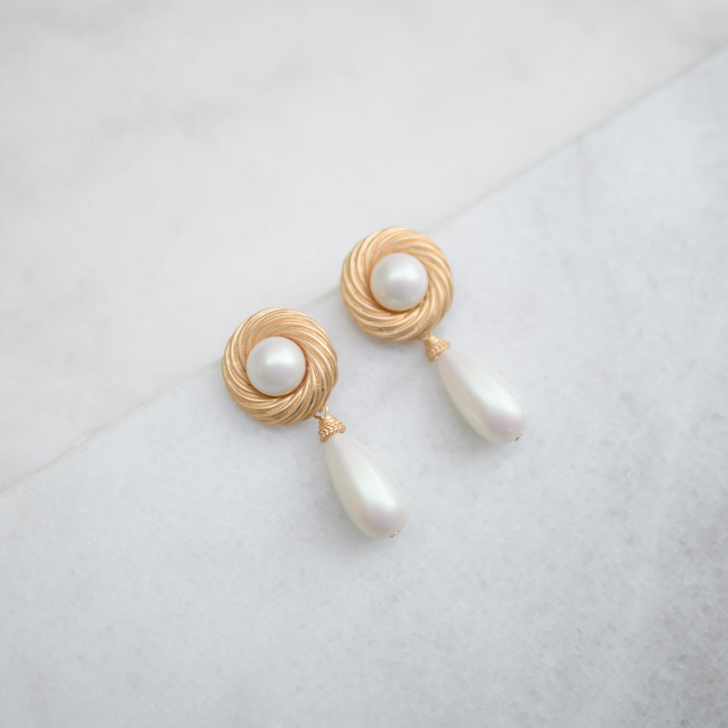 Pearlescent Drops