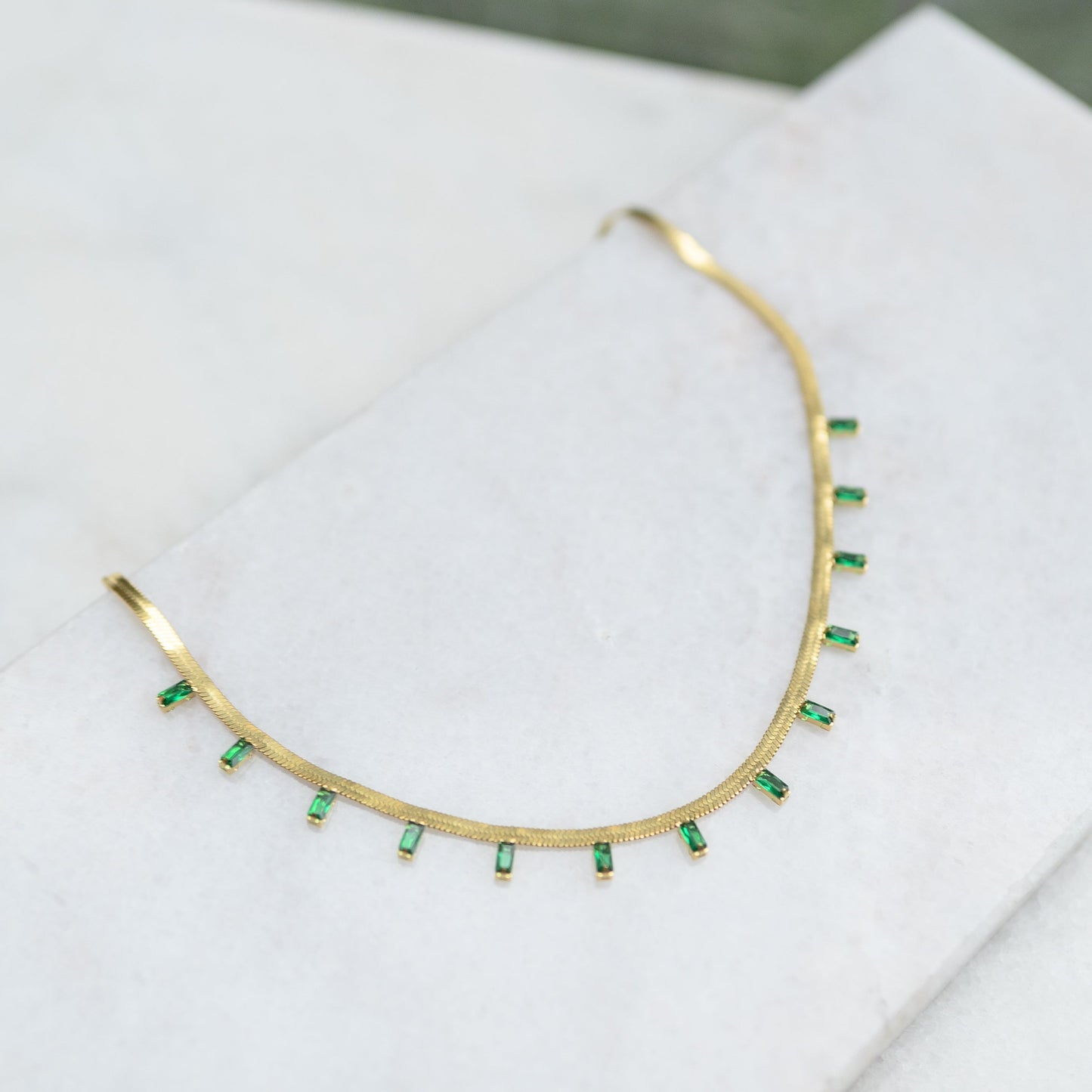 Snake Chain & Green Crystals