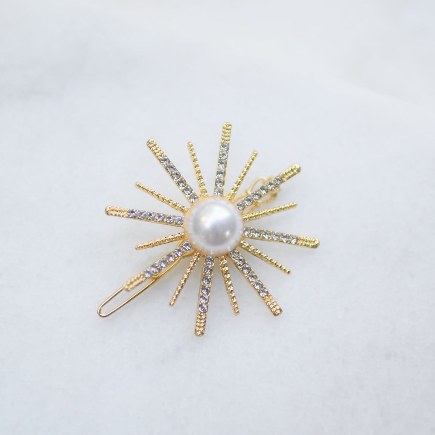 Center Pearl Star Pin