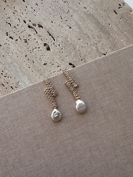 Baguette freshwater pearl