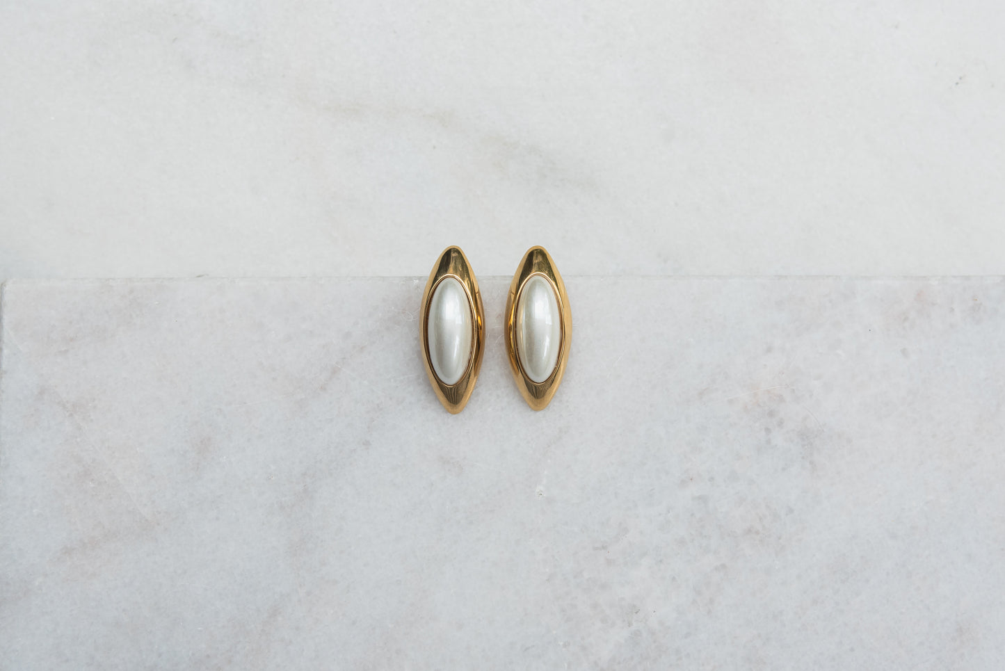 Oval Pearl XL Studs